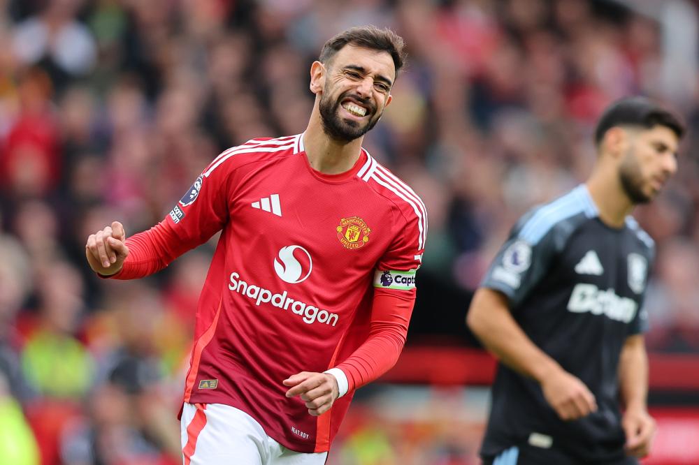 球星赛后向看台深深鞠躬