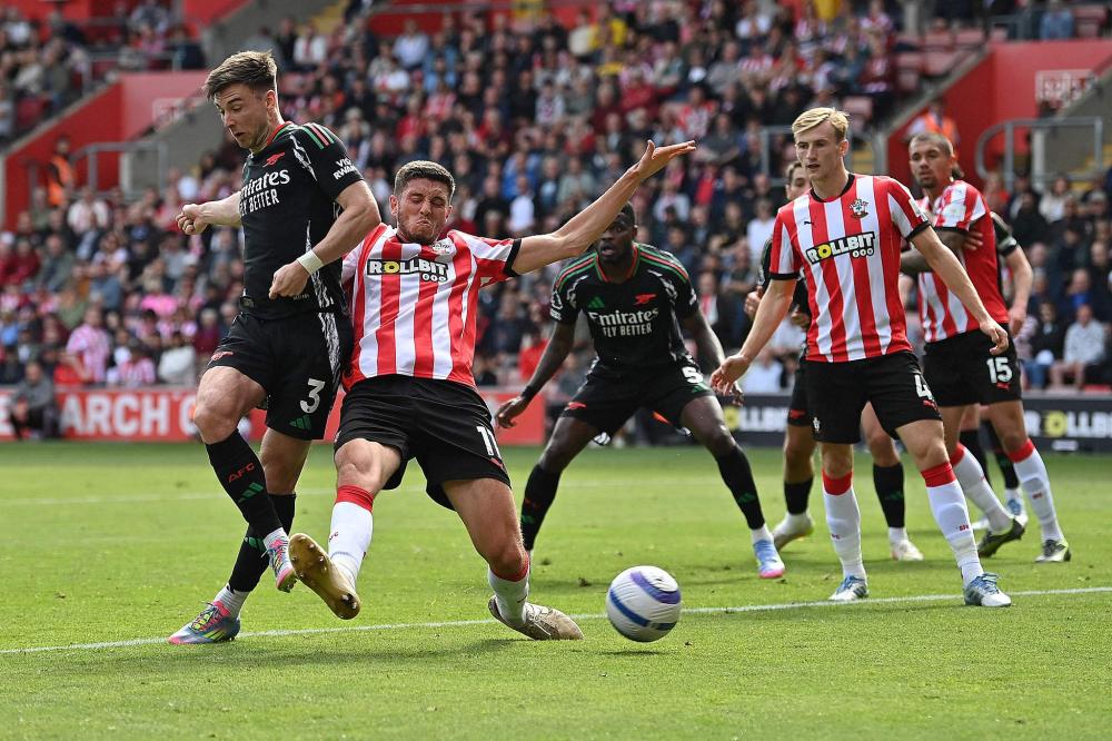 伯恩茅斯VS切尔西：黑马风暴对决蓝军豪门，活力球场生死博弈