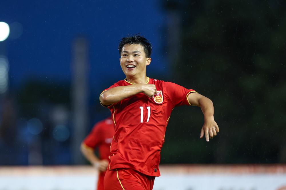 切尔西客战伯恩茅斯首发：帕尔默回归，加纳乔PK塞梅尼奥