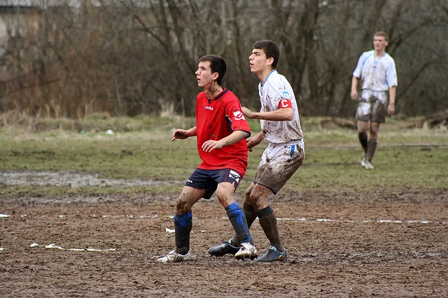 充满对抗的 充满对抗的